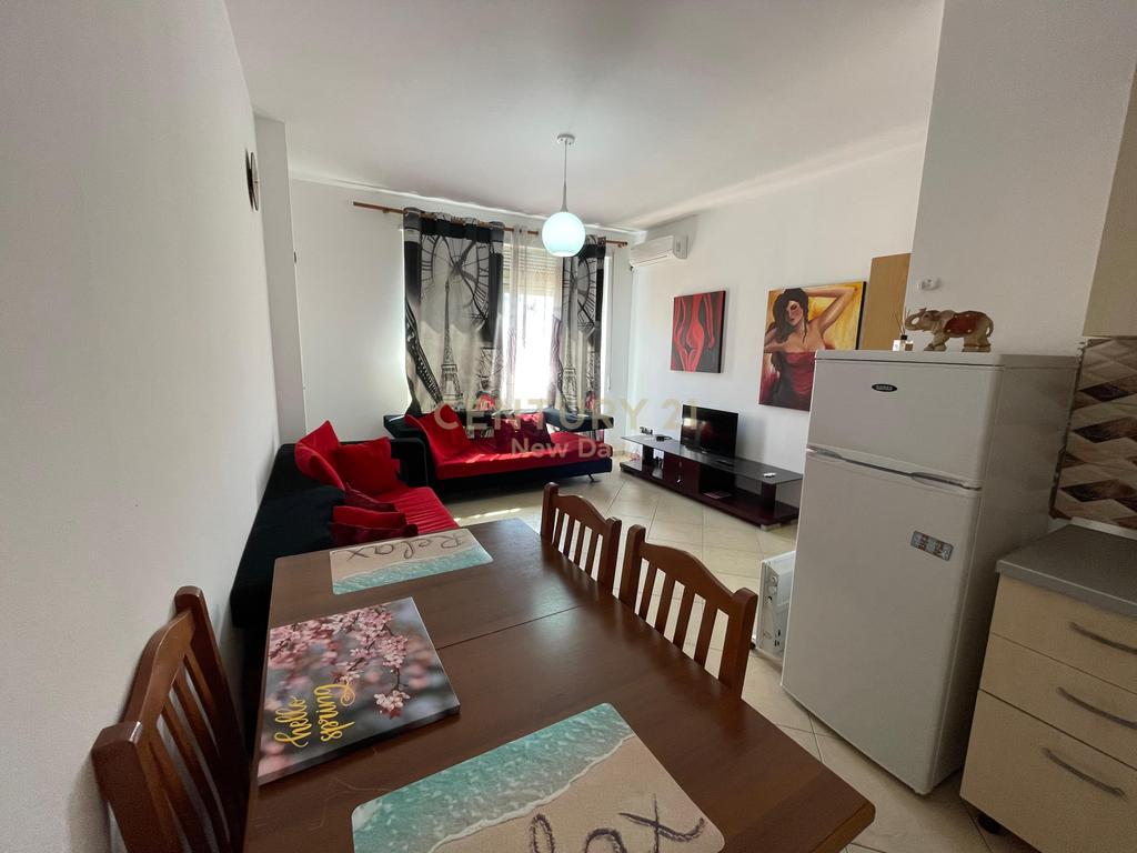 SHITET APARTAMENT 1+1 TEK SHKEMBI I KAVAJES!
