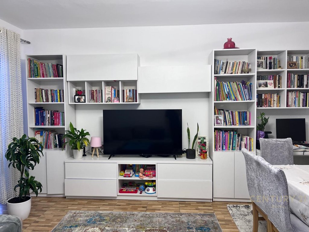 Shitet apartament + njesi sherbimi ne Don Bosko!
