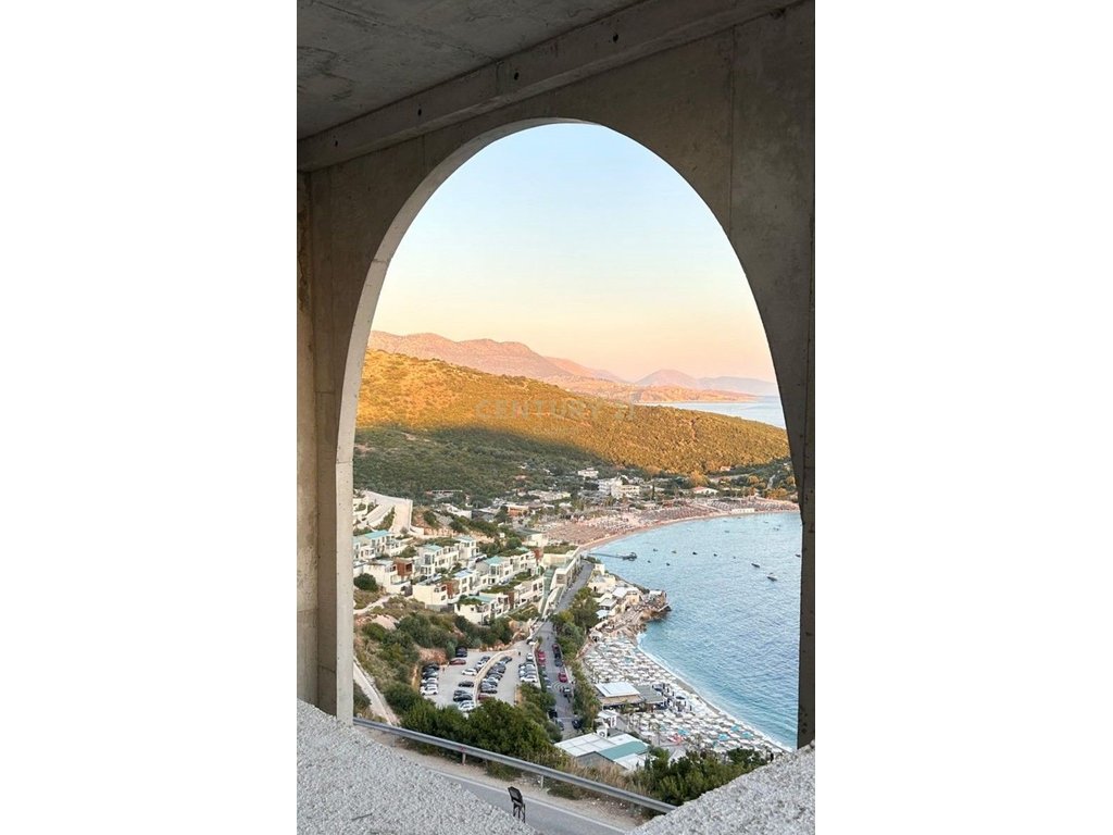 Vila Small për shitje, Folie Village, Jalë!