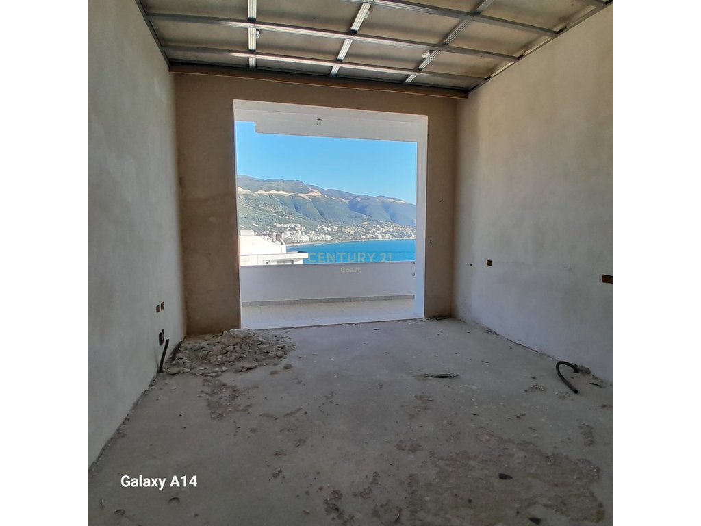 SHITET!!!  APARTAMENT 2+1+2  PAMJE  DETI ,VIJE E PARE LUNGOMARE!