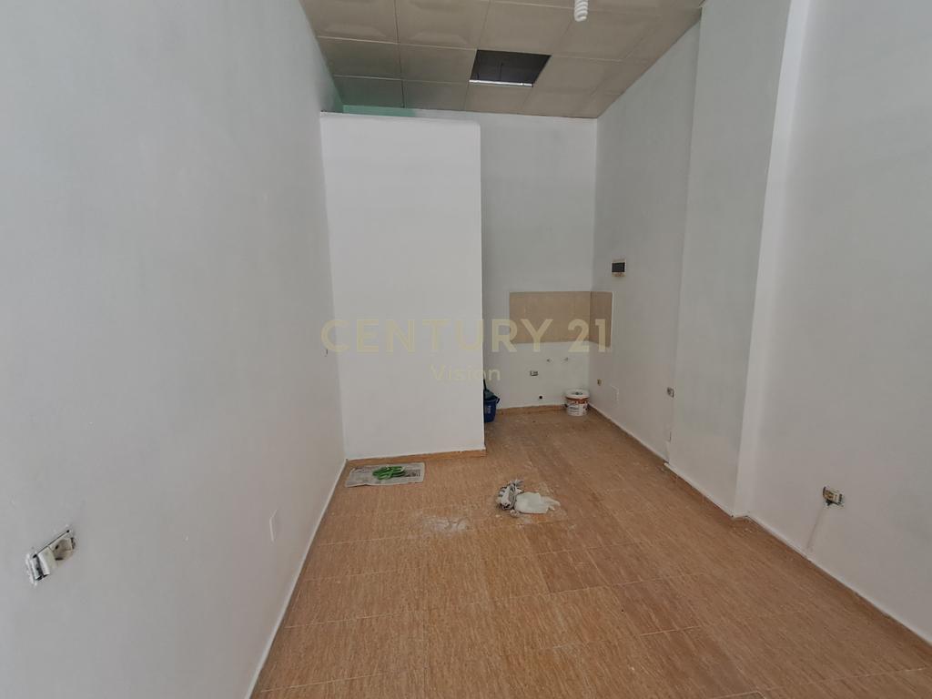 Ambient biznesi për shitje në qendër ,Shkodër -  20.7m²