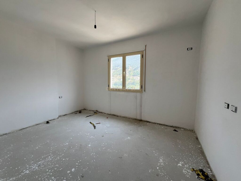 SHESIM APARTAMENT 2+1 ME PAMJE NGA DETI NË LUNGOMARE, VLORË!!