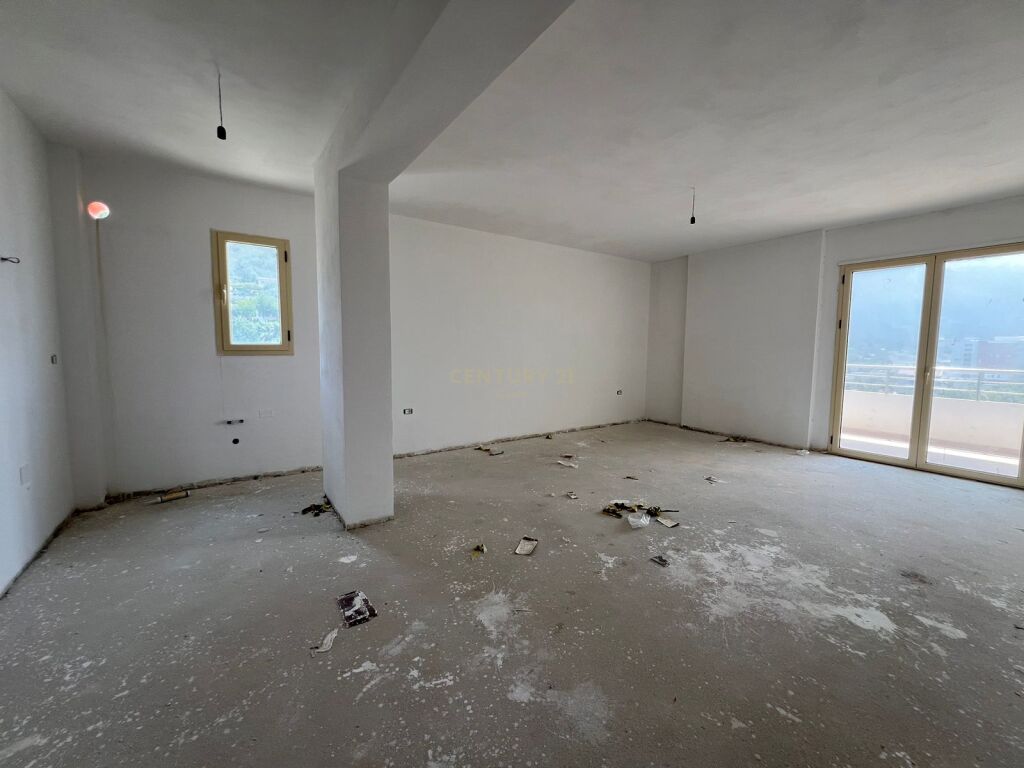 SHESIM APARTAMENT 2+1 ME PAMJE NGA DETI NË LUNGOMARE, VLORË!!