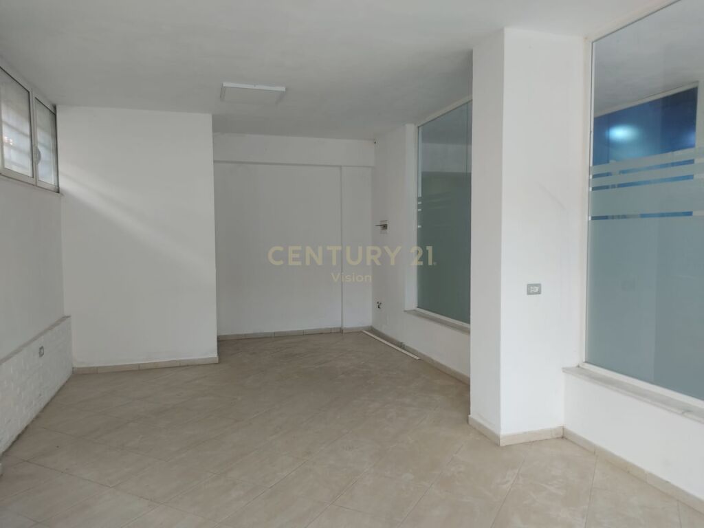 Ambient biznesi për shitje afër Rrugës së Gjanë, Shkodër -  43 m²