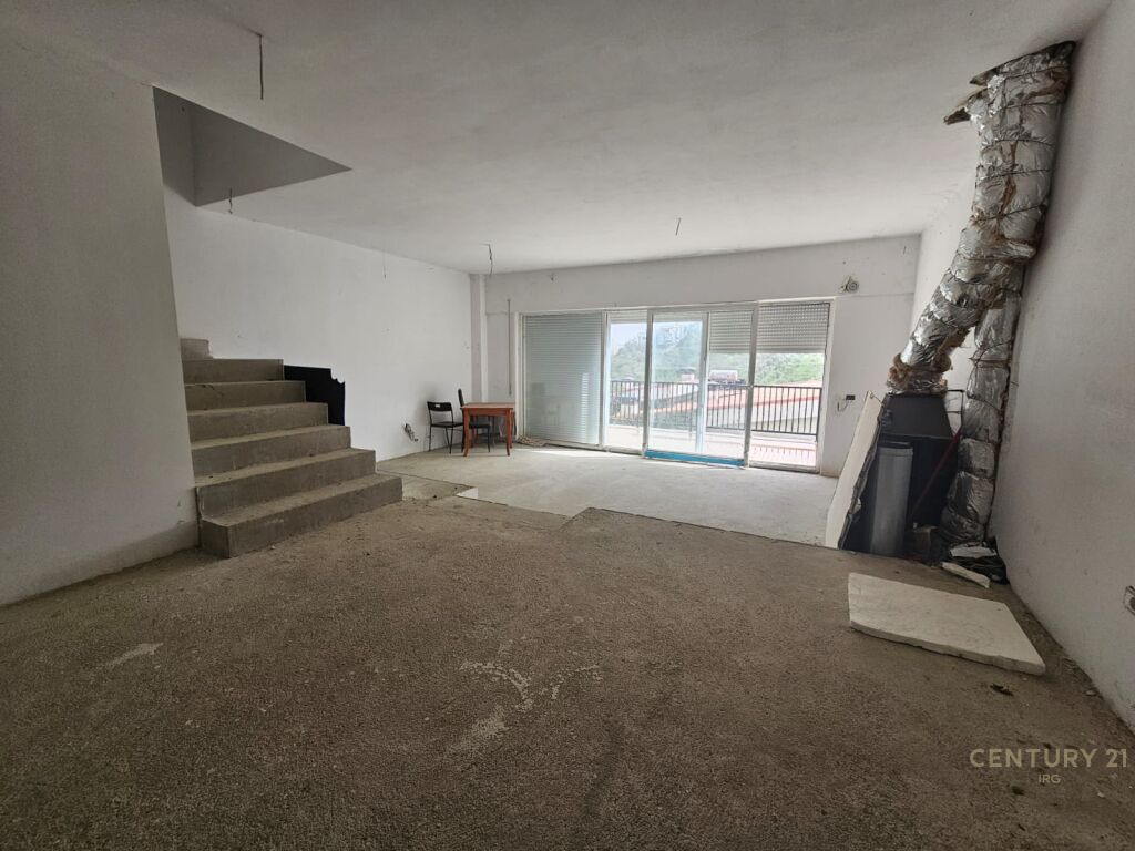 Vile me pishine ne Rezidencen Kodra e Diellit 1!