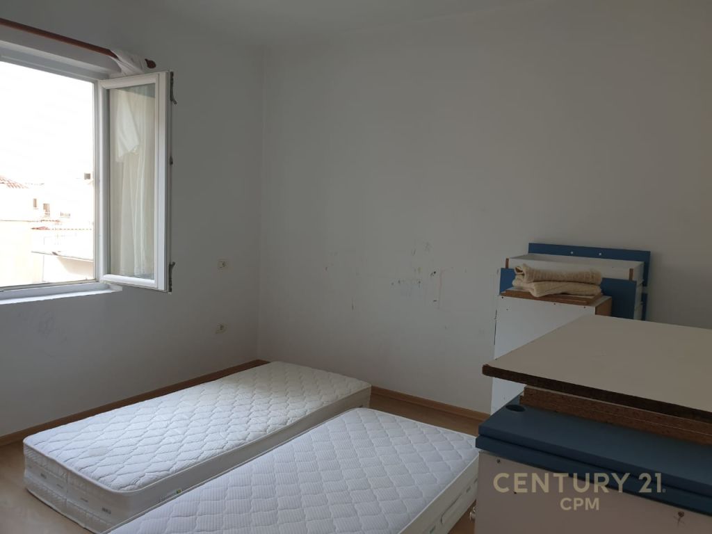 Ne Shkoze, Shesim Apartament 3+1+2!