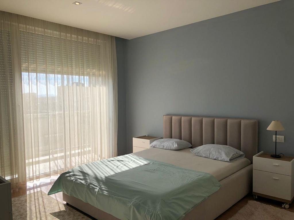 JEPET ME QIRA DUPLEX + POST PARKIMI TEK 21 DHJETORI