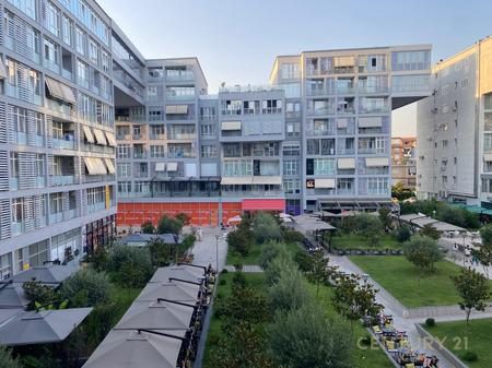 Jepet me qira biznesi në Komunën e Parisit – Kati 0 me Verandë