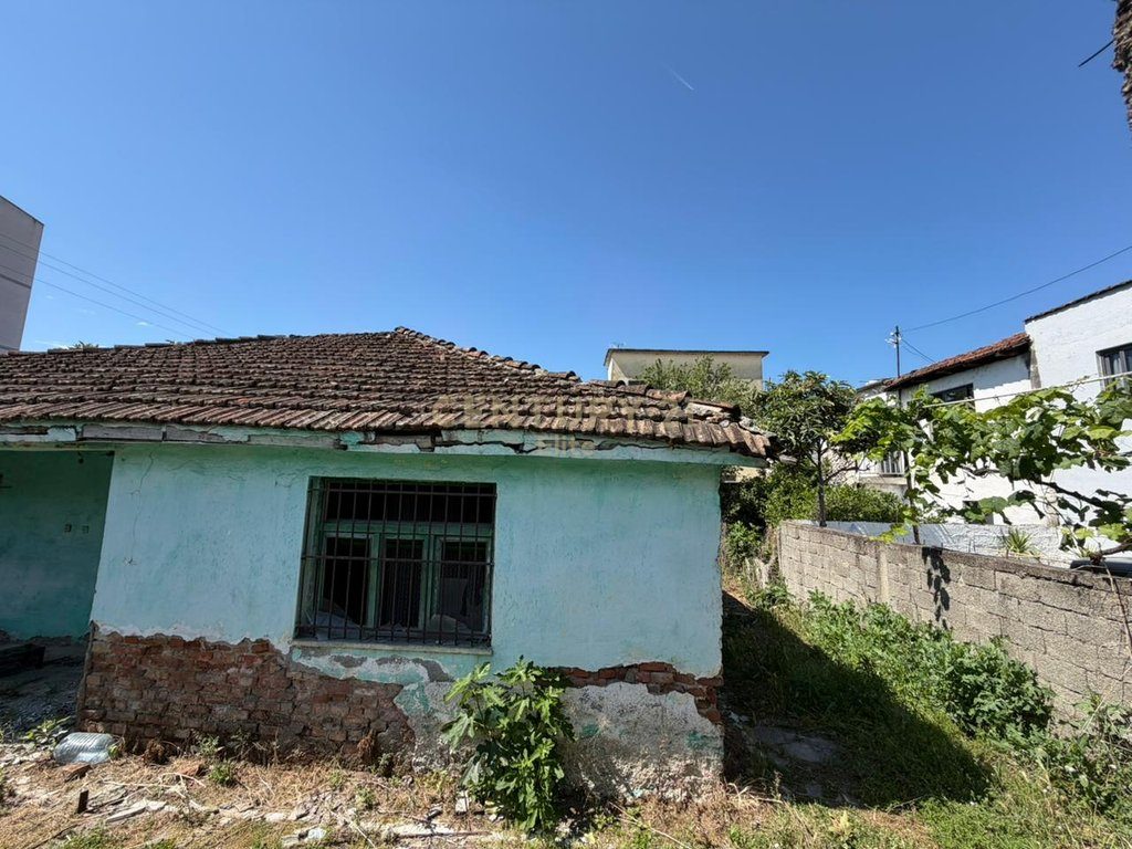 Shitet Shtëpi Private me Oborr dhe Truall 372 m² | Treshi – Ura e Kamzës, Tiranë | 210,000€