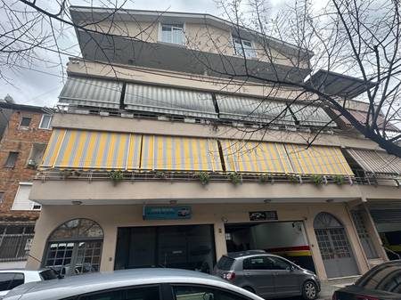 Jepet me Qira Ambient Komercial Buze rruge - Oxhaku!!