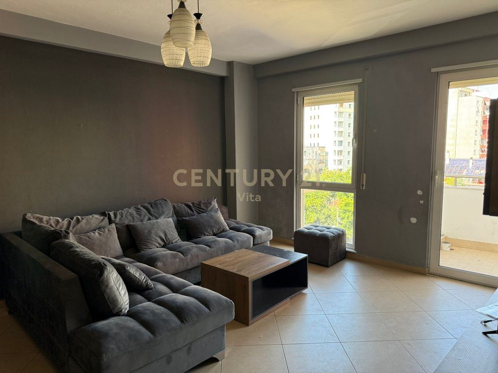 SHITET APARTAMENT 2+1+2 TEK ISH RAJONI I POLICIS , DURRES !!!