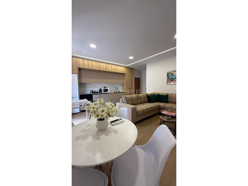 Apartament 1+1 Me Qira në Plazh, Durrës 50m Larg Detit !