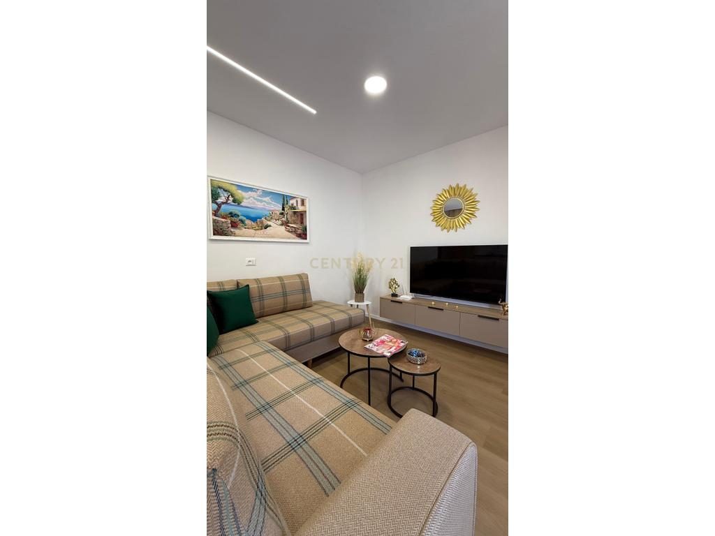 Apartament 1+1 Me Qira në Plazh, Durrës 50m Larg Detit !
