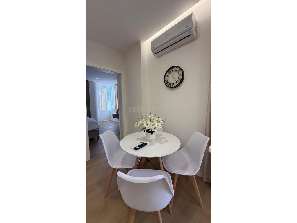 Apartament 1+1 Me Qira në Plazh, Durrës 50m Larg Detit !