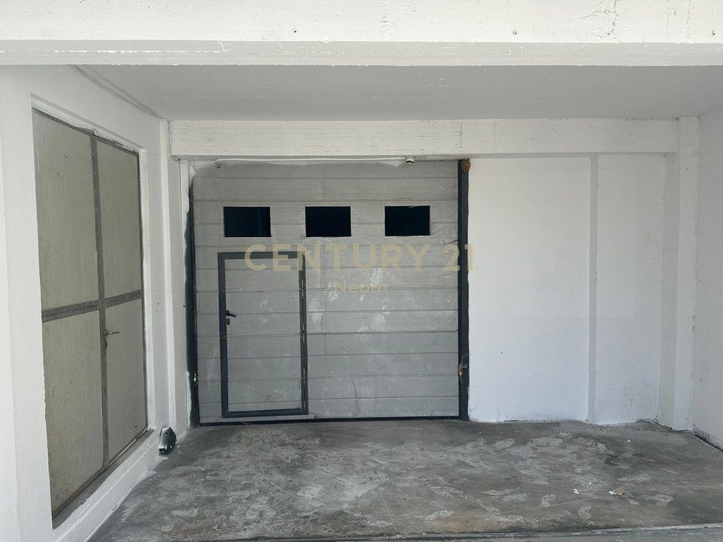 JEPET ME QERA AMBIENT -1 PËR MAGAZINIM PRANË QTU