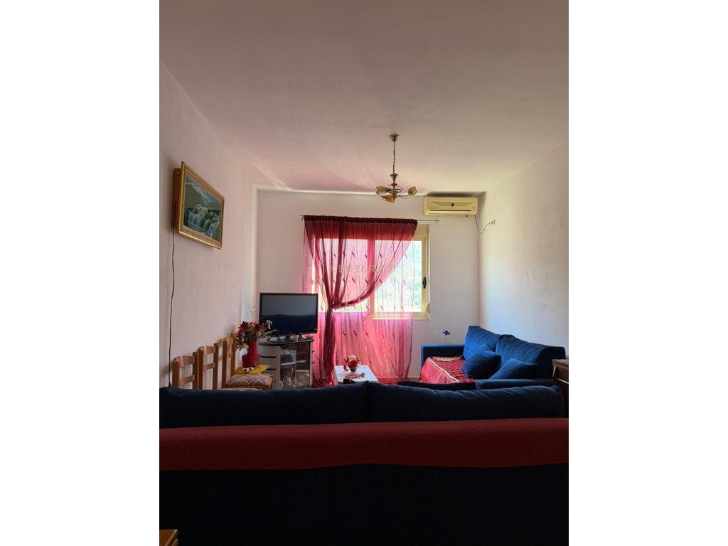Apartament  1+1  per shitje  në Zemër të Lungomares – Vetëm 2 Minuta nga Plazhi