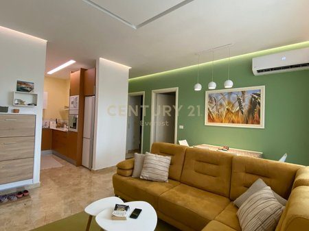 APARTAMENT 2+1 PER SHITJE TE PORTO LALZI