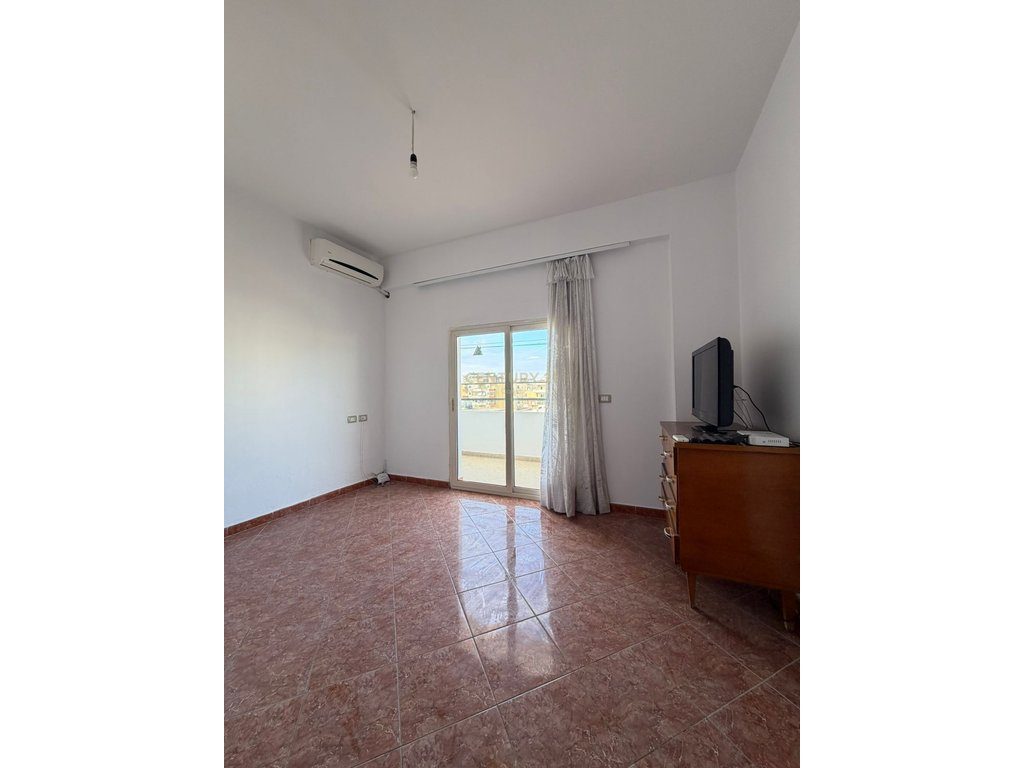 APARTAMENT 2+1 NË SHITJE – RRUGA E CIPAJVE