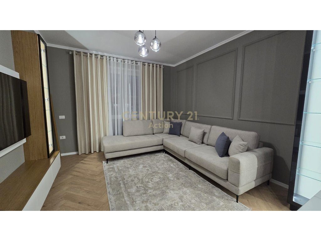 Jepet me Qira Apartament modern  2+1 pranë Qendrës Tregtare QTU, Tiranë