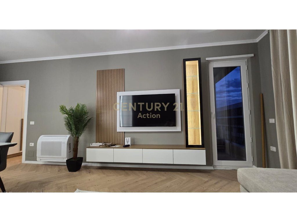 Jepet me Qira Apartament modern  2+1 pranë Qendrës Tregtare QTU, Tiranë