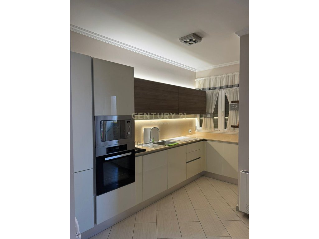 Apartament 2+1 Me Qira te Kazazi, Durres !