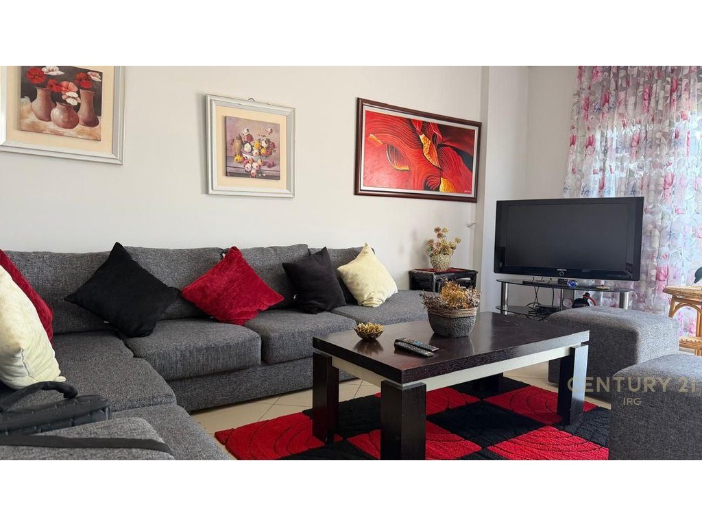 APARTAMENT 2+1 PRANE GJIMNAZIT PARTIZANI!