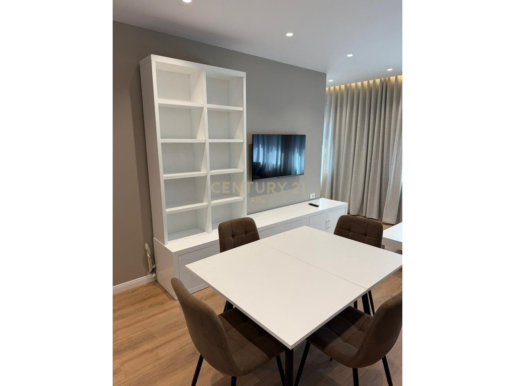 Shitet apartament 1+1  i mobiluar në Kompleksin Xheluks,Rruga e Elbasanit!