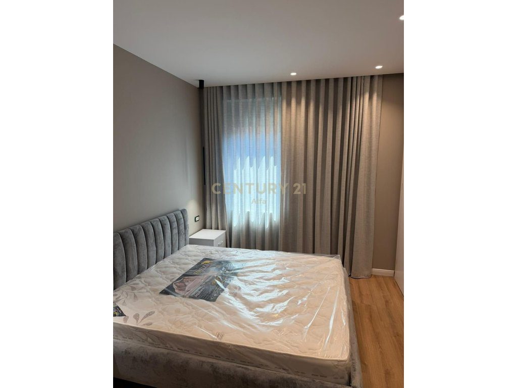 Shitet apartament 1+1  i mobiluar në Kompleksin Xheluks,Rruga e Elbasanit!