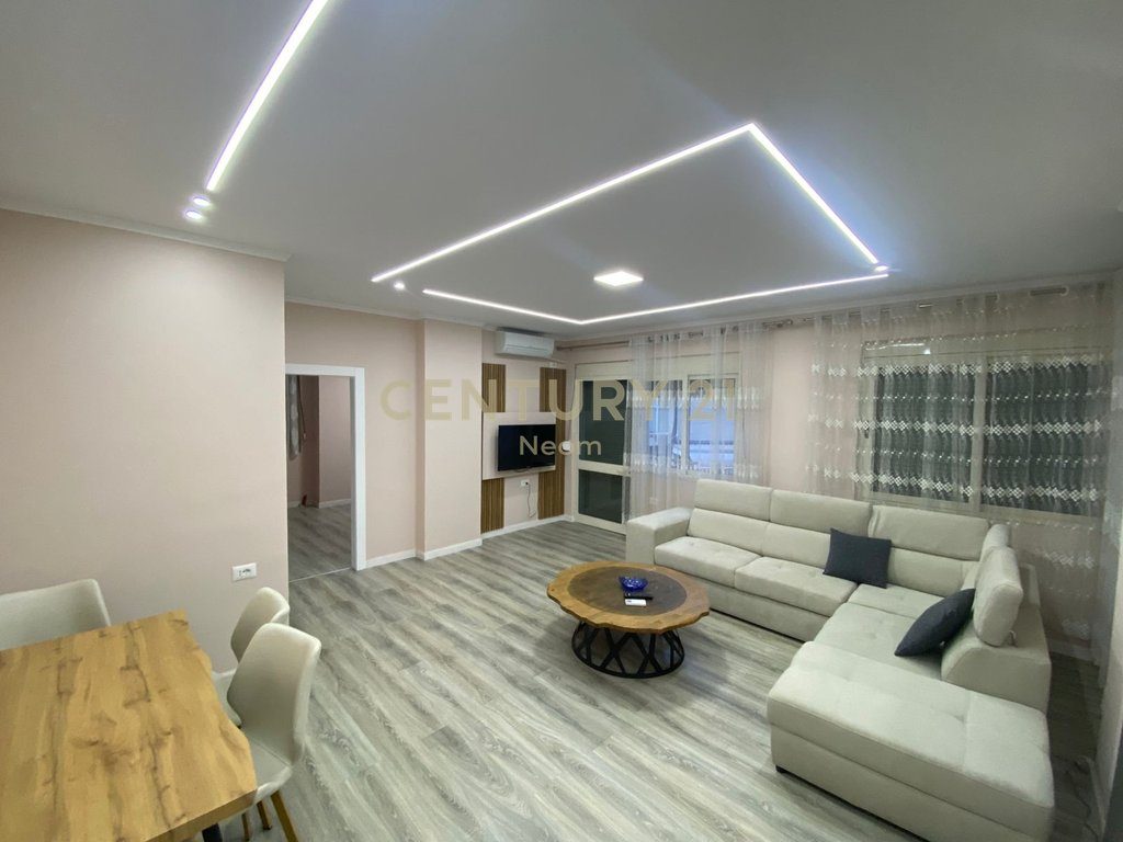 Shitet apartament 1+1 tek Liqeni i Thatë