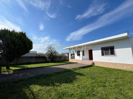 🏡 Shitet vile bashke me 2,000m2 toke ne periferi te Shijakut