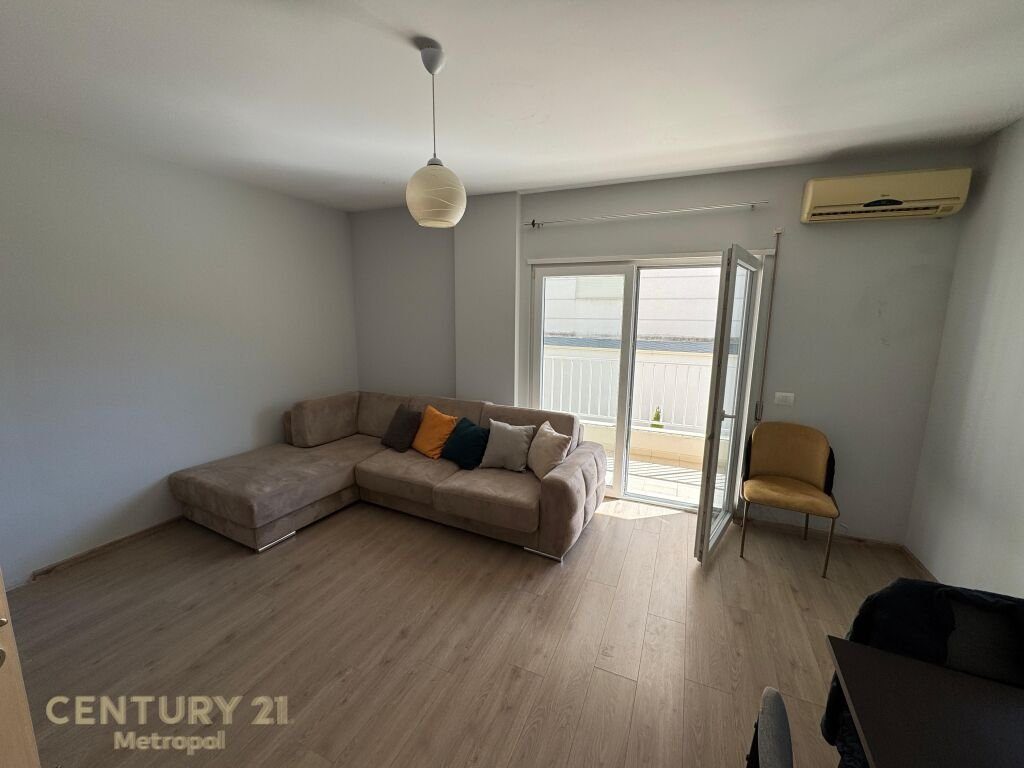 APARTAMENT 2+1+2 PER SHITJE TE KOPSHTI BOTANIK !