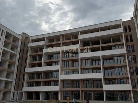 Jetë Luksoze Bregdetare – Apartament në Orikum Marina,VLORE