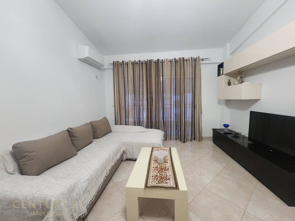 Jepet me qera apartament 1+1 ne Fresk!
