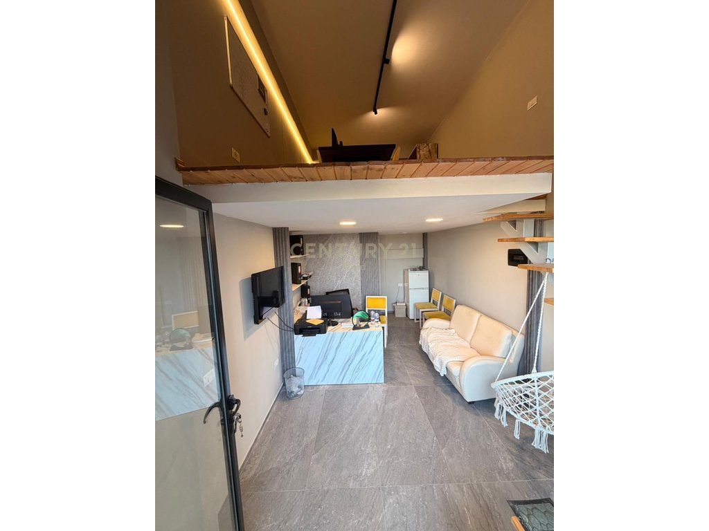 Shiten 2 njesi Biznesi Duplex, Farke e vogel