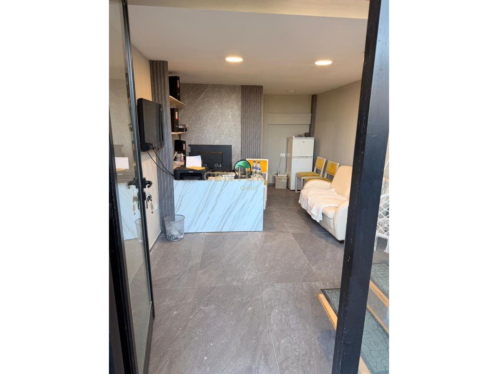 Shiten 2 njesi Biznesi Duplex, Farke e vogel