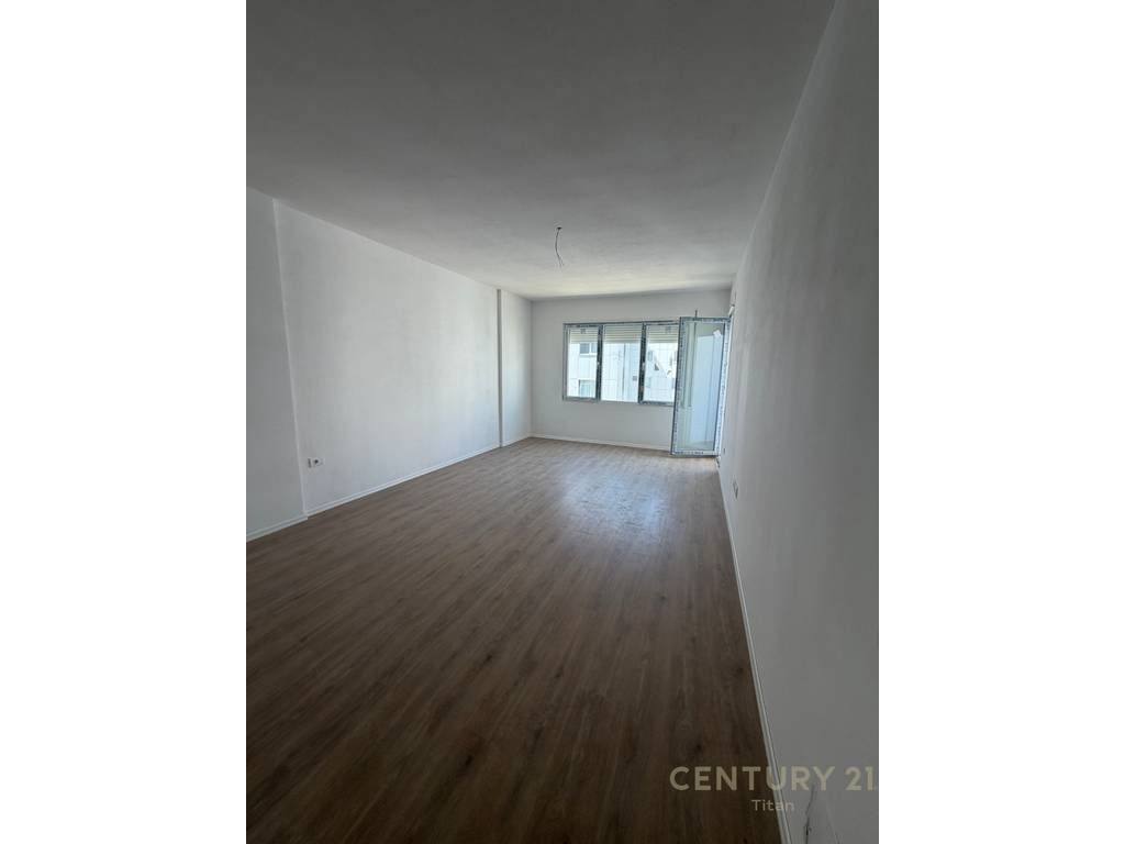 Apartament 2+1+ballkon ne shitje tek White Crown Residence ne Kamez