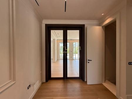 Për Qira - Vilë Luksoze me Pishinë në Rolling Hills Luxury Residences