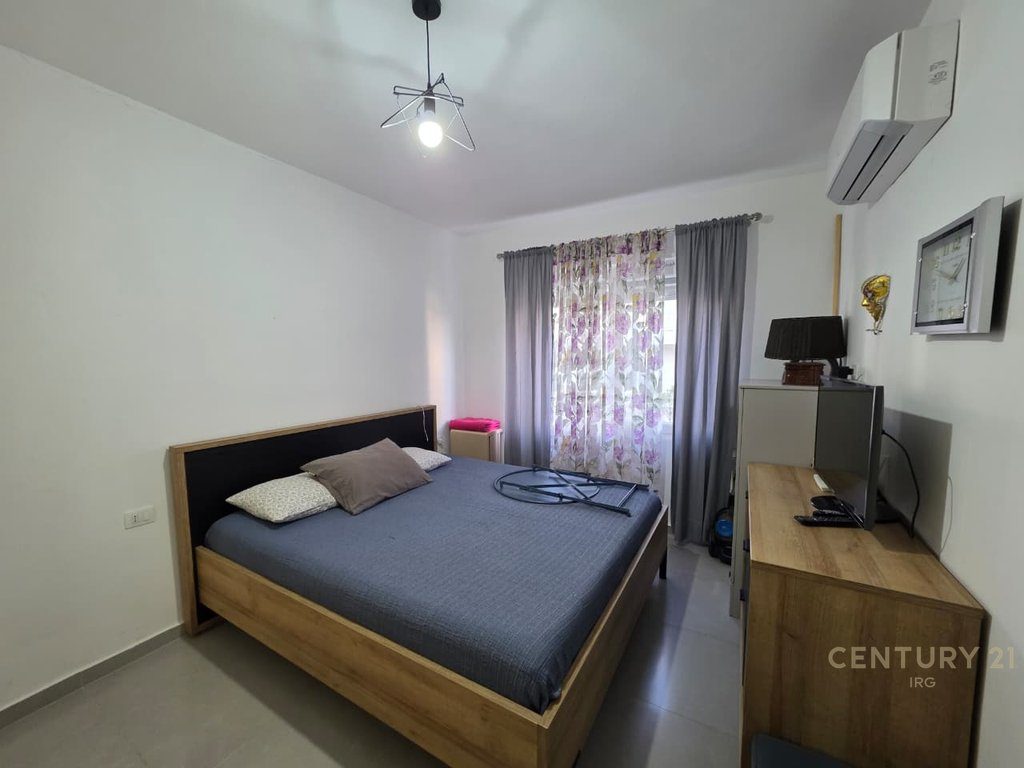 Apartament 1+1 per shitje ne Qerret! Direkt pas hotel Bounty!