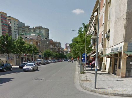 SHESIM POST PARKIMI NE KATIN -1 TEK RRUGA E BARRIKADAVE