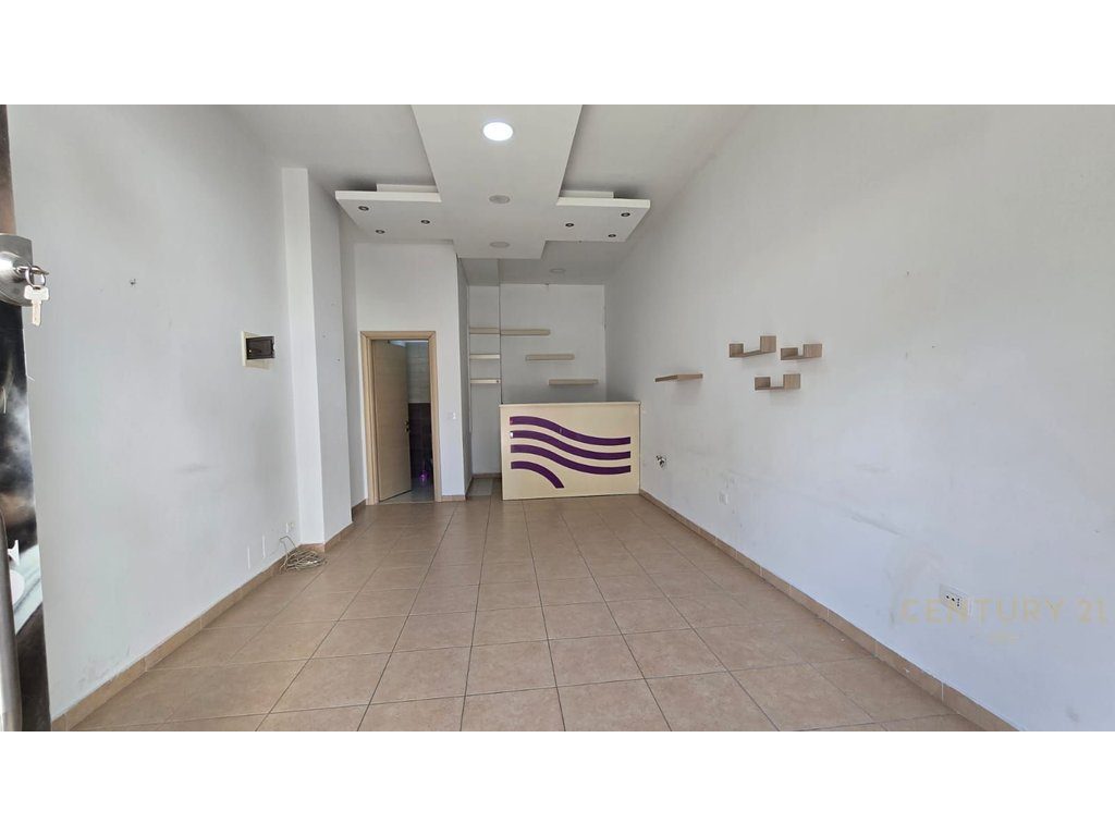 SHITET AMBIENT KOMERCIAL ( OKAZION ), VENDOSUR PRANE QYTETIT STUDENTI, TIRANE!!!