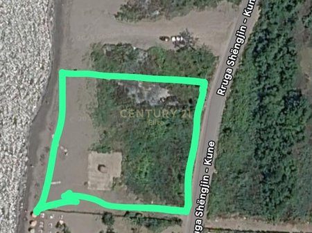 Tokë per shitje 7,500 m² buzë Autostradës në Laç – Perfekte për Showroom & Kapanone