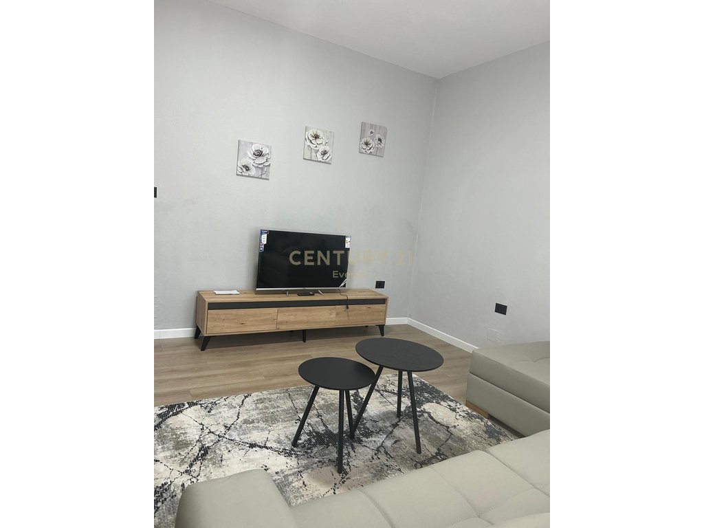 RRETHRROTULLIMI I SHKOZES, APARTAMENT 2+1 PER QIRA