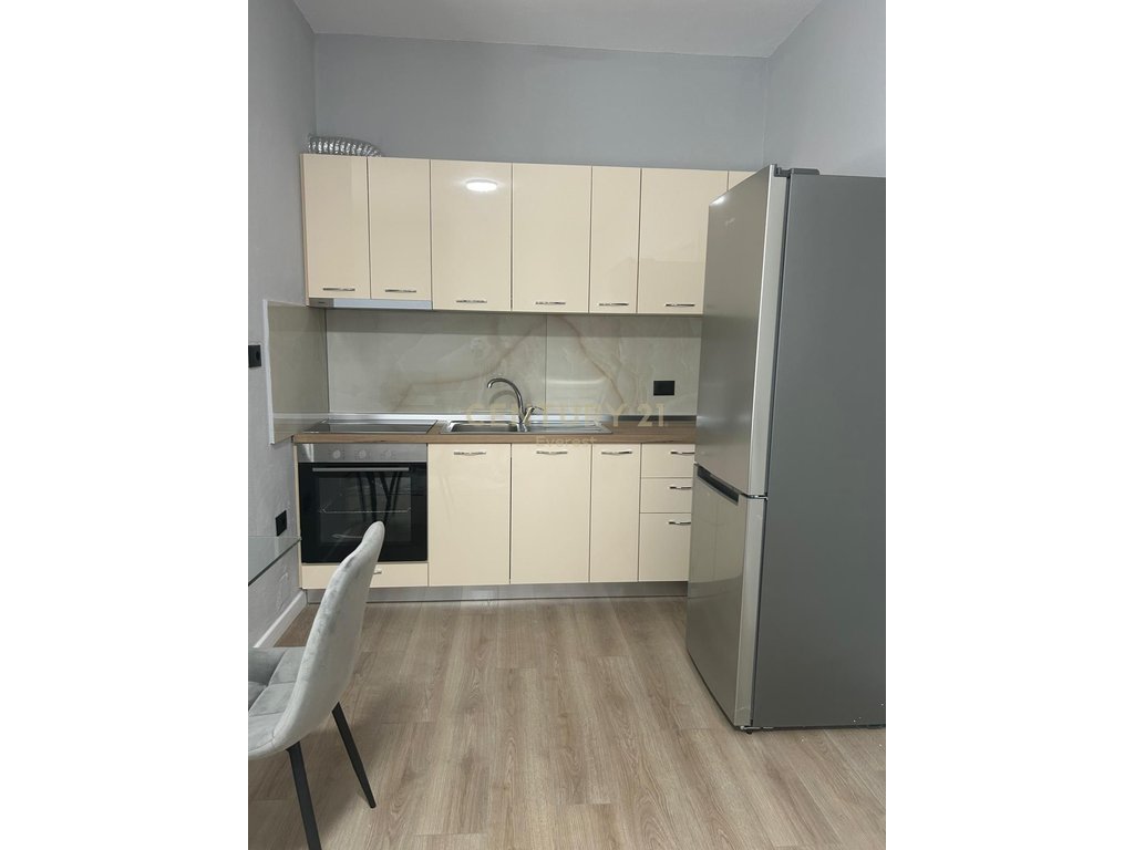 RRETHRROTULLIMI I SHKOZES, APARTAMENT 2+1 PER QIRA