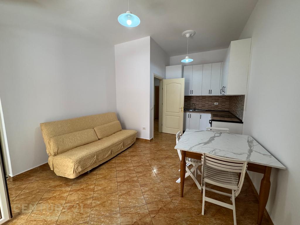 APARTAMENT 1+1 PER QIRA, UNAZE E RE!