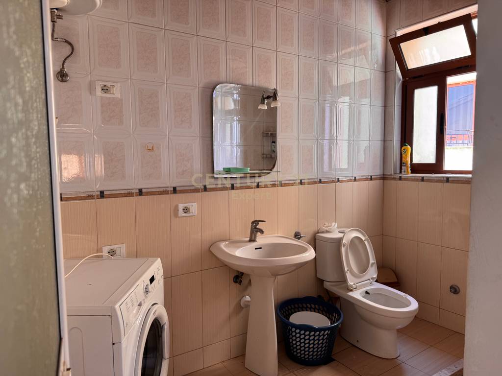 Jepet me qira apartament 1+1 në Rrugën “Pjeter Budi”, pranë Qytetit Studenti
