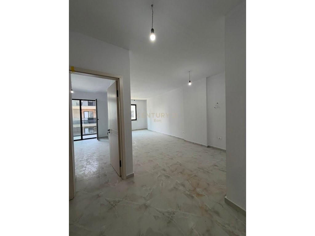 SHITET APARTAMENT 1+1 ME PAMJE PISHINE, MALI I ROBIT !