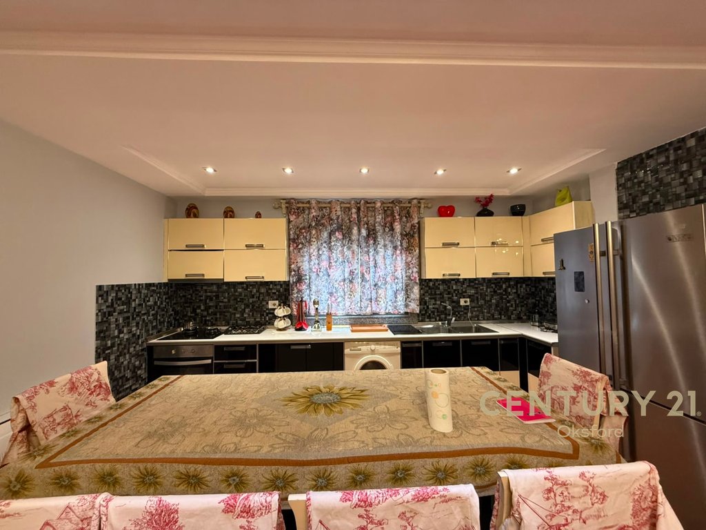 EKSKLUZIVE!SHESIM APARTAMENT 2+1 ,BUZE RRUGES "DRITAN HOXHA",TIRANE!