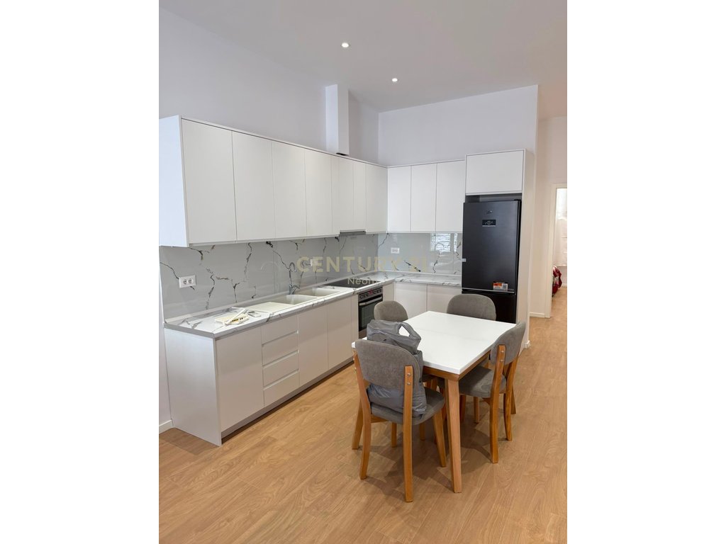 Jepet me qira apartament 2+1 te Kodra e Diellit