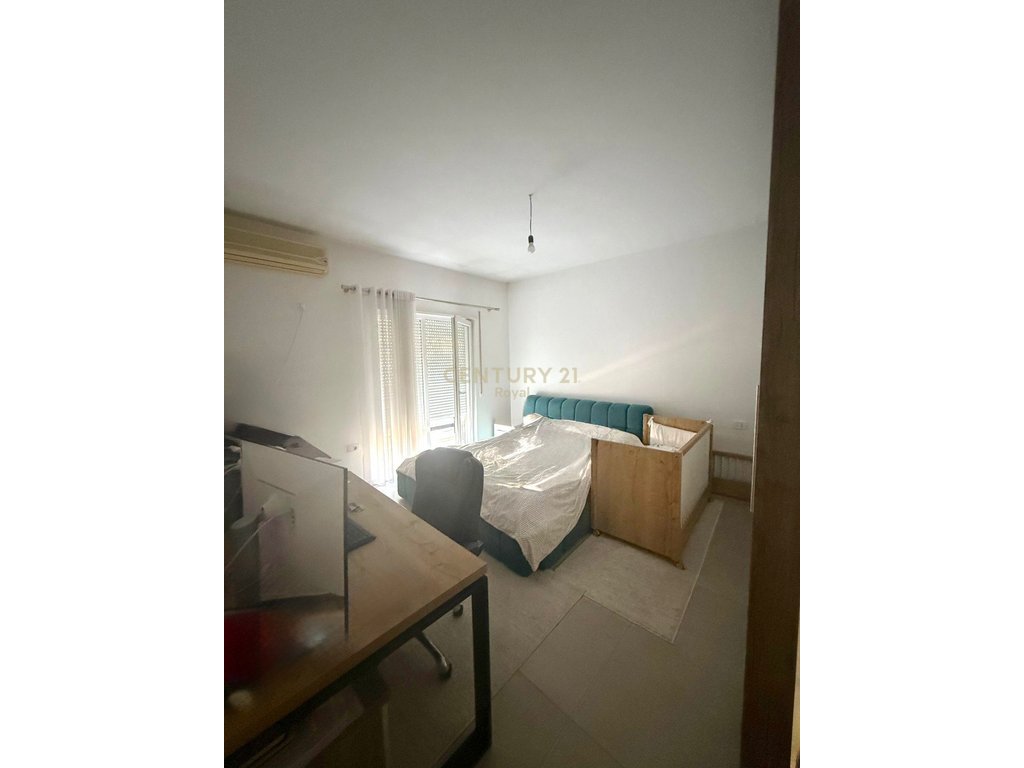 Shitet apartament 1+1 pranë Selvisë, te Rruga 4 Dëshmorët