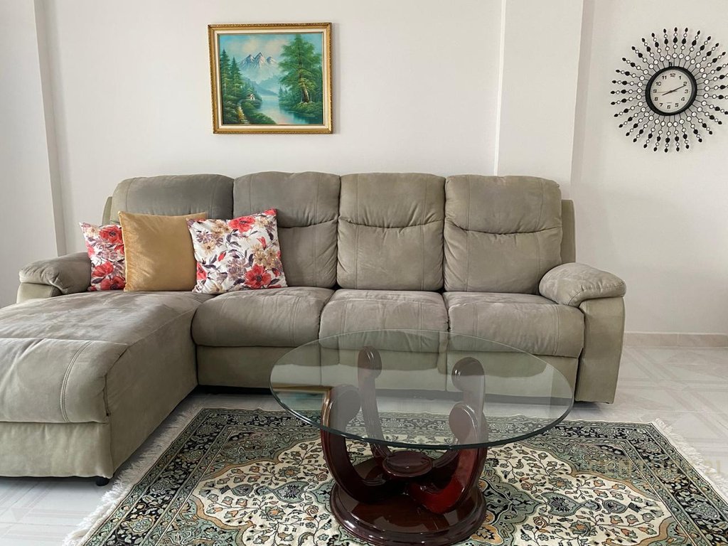 ME QIRA APARTAMENT 2+1 PRANE PROKURORISE SE TIRANES